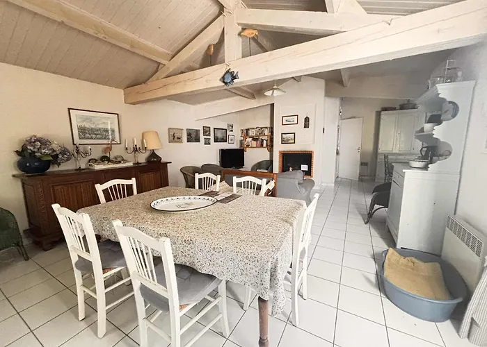 Hébergement de vacances Maison Proche Plage, Animaux Admis, Pour 6 Personnes - Fr-1-194-444 La Tranche-sur-Mer