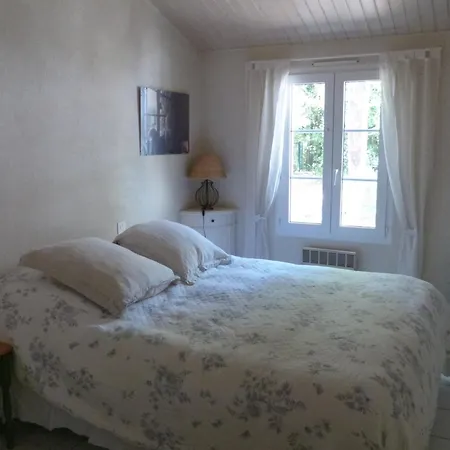 Maison Proche Plage, Animaux Admis, Pour 6 Personnes - Fr-1-194-444