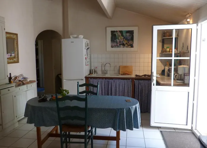 Maison Proche Plage, Animaux Admis, Pour 6 Personnes - Fr-1-194-444 Holiday home